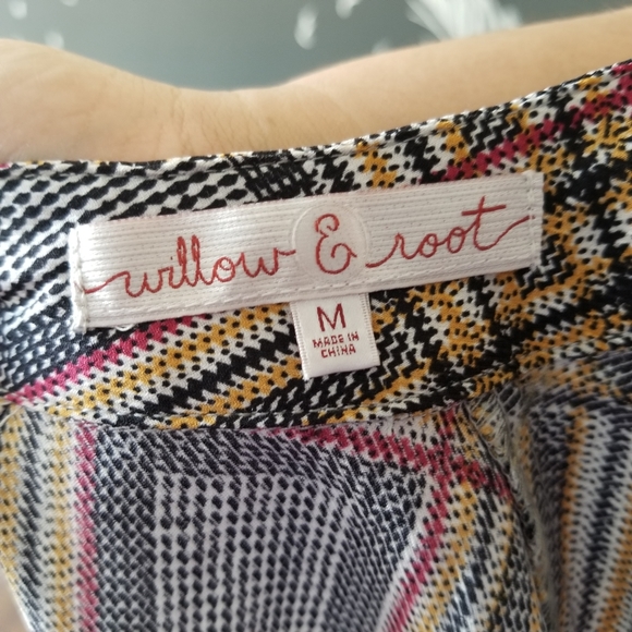 Willow & Root Winged Sleeve Top - Picture 5 of 5